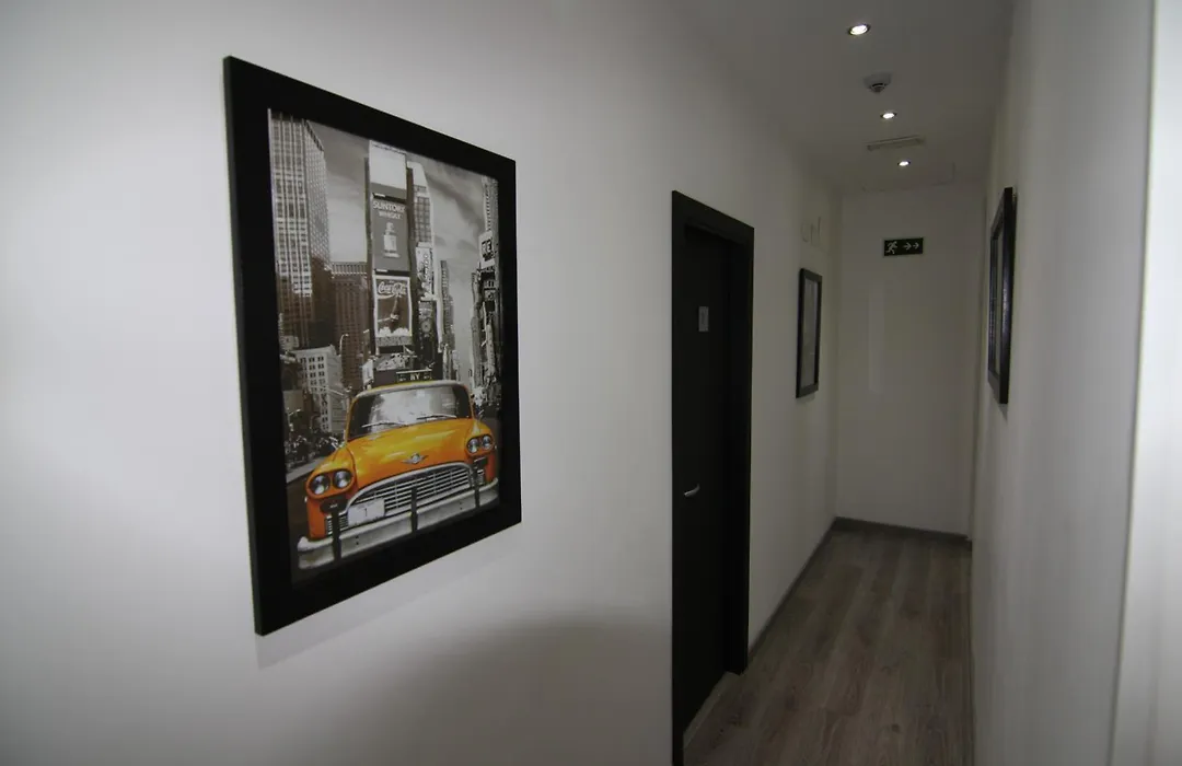 Hostal Mh Fuencarral-1